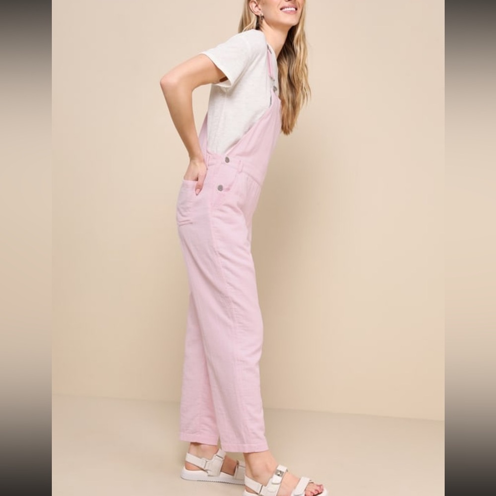 Lulus’s Darling Adventure light pink overalls